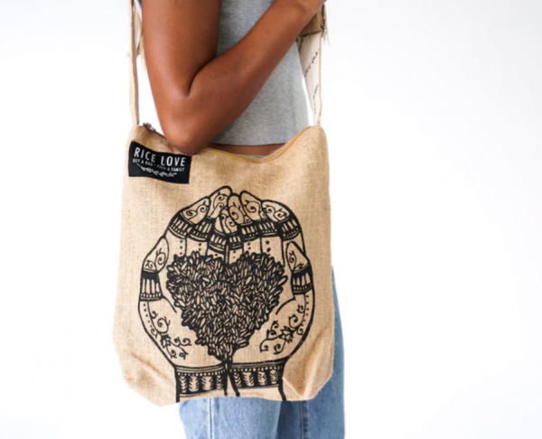 Tas kerja dengan motif karung beras